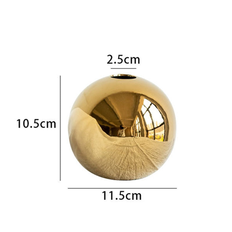 Electroplated Golden Ceramic Ball Vase With A Hint Of Modern Art For Home And Office Interior Decoration Or Can Be Presented As Gifts