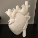 Heart Shape Resin Flower Vase For Desktop And Home Decoration