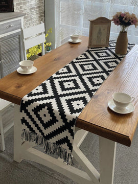 Stylish Camille Table Runner