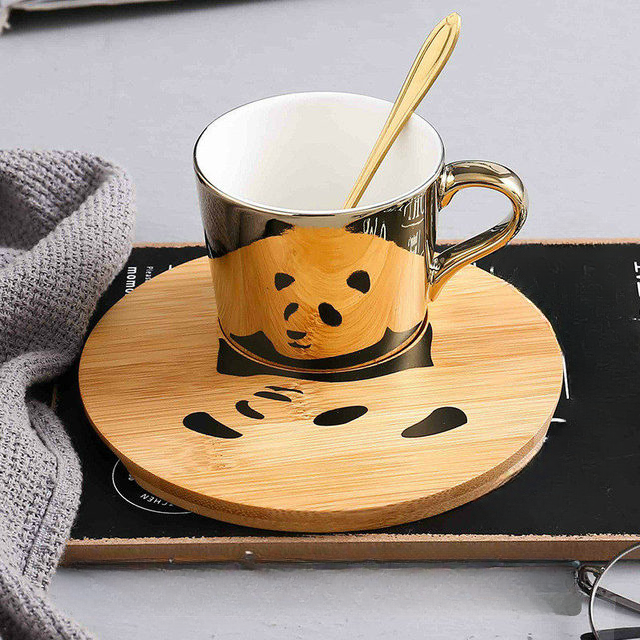 Cartoon Animal Ceramic Cup And Saucer Set With Specular Reflection Accompanied An Upgraded High-End Wooden Plate